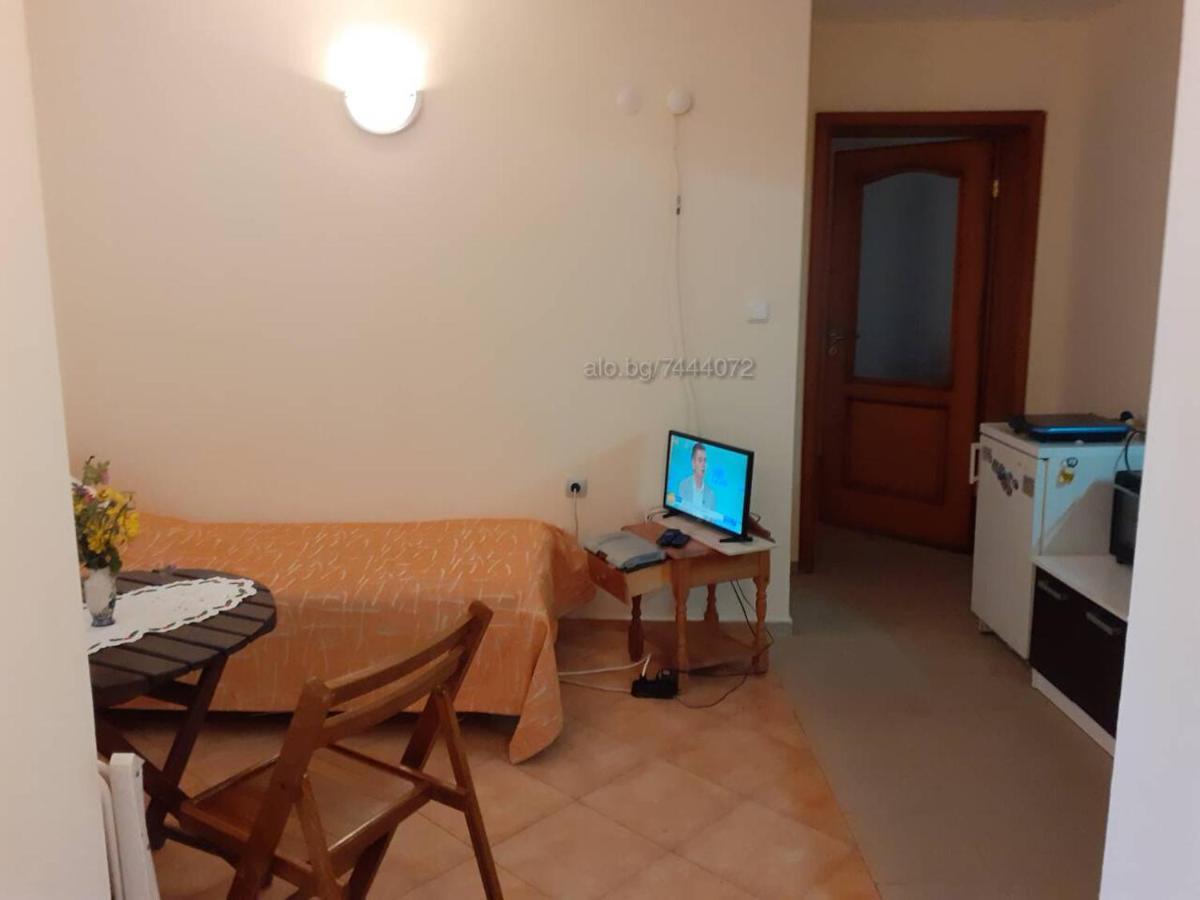 Private Studio Intsaraki - Sveti Vlas Exterior foto